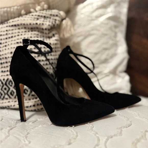 CHARLES DAVID || Black Suede Heels - Picture 1 of 4